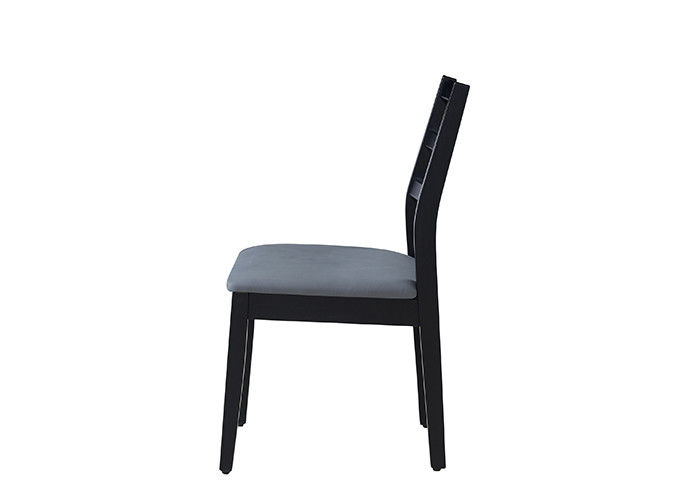 Chaises tapissées noires simples et élégantes de salle à manger