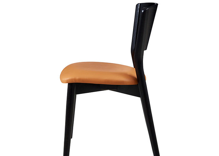 Bois de mode et tapissé dinant le restaurant de chaises moderne