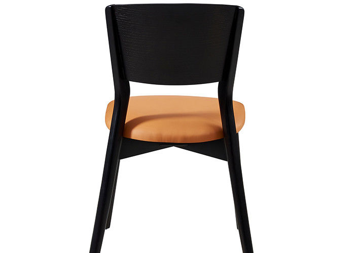 Bois de mode et tapissé dinant le restaurant de chaises moderne